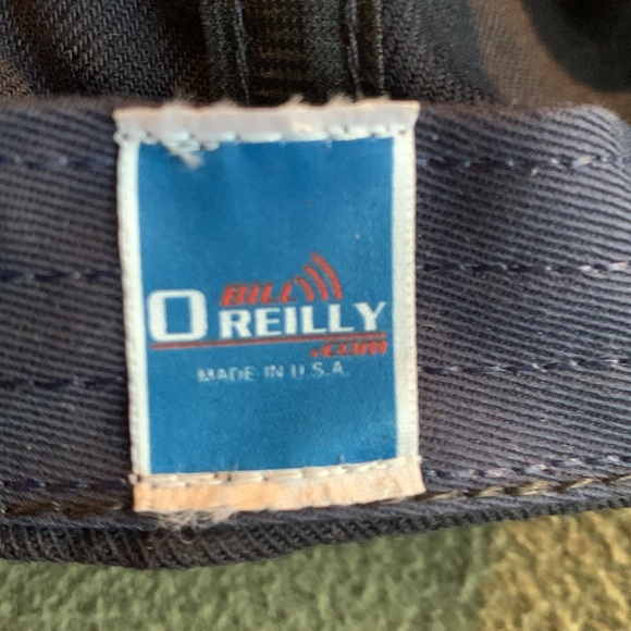 Bill O’Reilly No Spin navy hat with embroidered American flag. Velcro closure - Picture 3 of 5